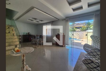 Sala de casa de condomínio à venda com 3 quartos, 180m² em Vargem Pequena, Rio de Janeiro
