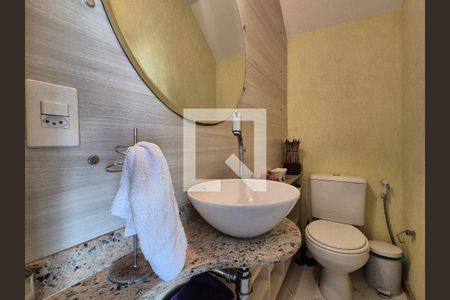 Lavabo de casa de condomínio à venda com 3 quartos, 180m² em Vargem Pequena, Rio de Janeiro