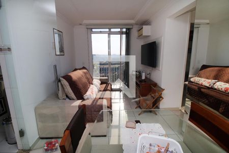 Sala de apartamento à venda com 2 quartos, 52m² em Parada de Lucas, Rio de Janeiro