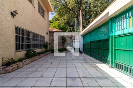 Garagem de casa à venda com 4 quartos, 300m² em Campo Belo, São Paulo