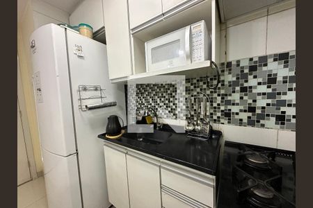 Cozinha de apartamento à venda com 2 quartos, 52m² em Vila Sao Joao, Barueri