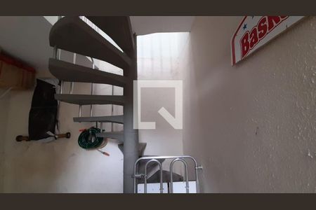Casa à venda com 4 quartos, 208m² em Jardim Itapoan, Santo André