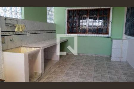 Casa à venda com 4 quartos, 242m² em Parque das Nações, Santo André