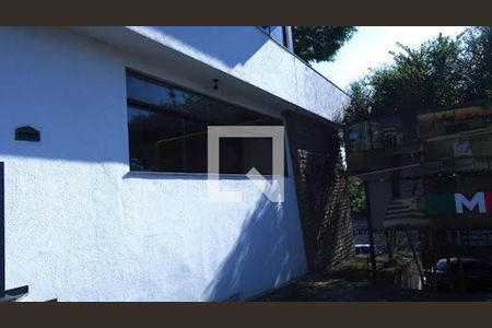Casa à venda com 3 quartos, 650m² em Utinga, Santo André