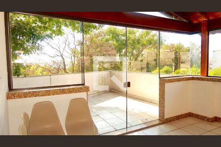 Casa à venda com 3 quartos, 650m² em Utinga, Santo André