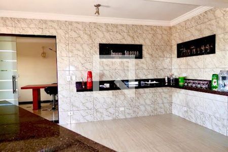 Casa à venda com 3 quartos, 650m² em Utinga, Santo André