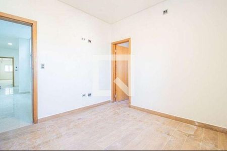 Casa à venda com 4 quartos, 270m² em Parque das Nações, Santo André