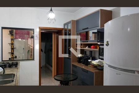 Casa à venda com 3 quartos, 210m² em Parque das Nações, Santo André