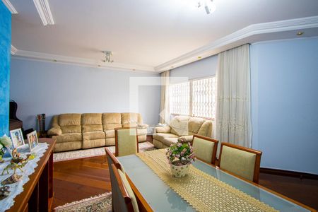 Sala de casa para alugar com 3 quartos, 210m² em Vila Cecilia Maria, Santo André