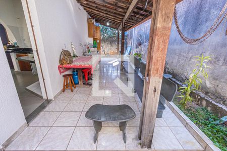 Área Externa de casa à venda com 3 quartos, 300m² em São Salvador, Belo Horizonte