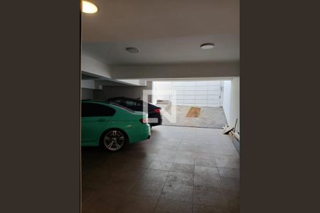 GARAGEM de casa à venda com 3 quartos, 398m² em Vila Bertioga, São Paulo