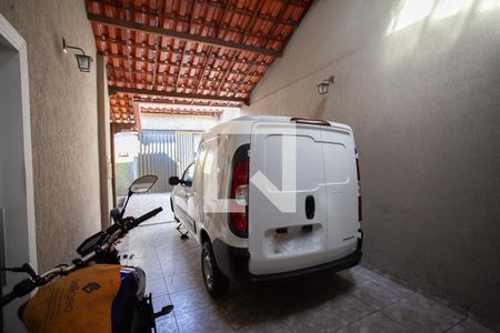 Garagem de casa à venda com 3 quartos, 140m² em Santa Branca, Belo Horizonte