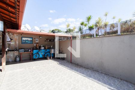 Quintal de casa à venda com 3 quartos, 140m² em Santa Branca, Belo Horizonte