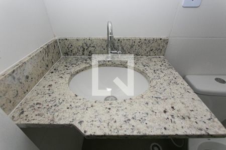 Banheiro de apartamento à venda com 2 quartos, 40m² em Penha de França, São Paulo