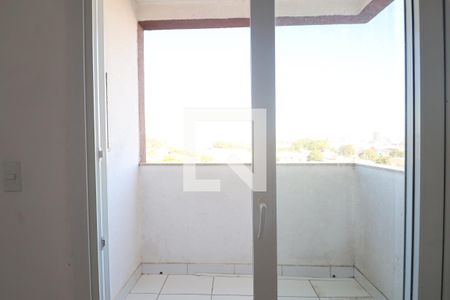 Sacada de apartamento à venda com 2 quartos, 54m² em Marechal Rondon, Canoas