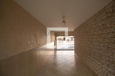 Garagem de casa à venda com 5 quartos, 240m² em Bortolândia, São Paulo