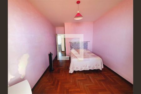 Casa à venda com 3 quartos, 200m² em Vila Tiradentes, São Paulo