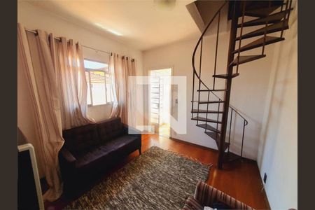 Casa à venda com 3 quartos, 200m² em Vila Tiradentes, São Paulo