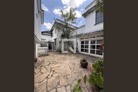 Casa à venda com 6 quartos, 360m² em Vila Nova Conceição, São Paulo