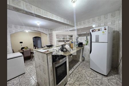 Casa à venda com 4 quartos, 139m² em Parque dos Bancarios, São Paulo