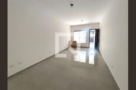 Casa à venda com 3 quartos, 125m² em São Lucas, São Paulo