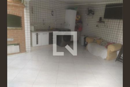 Casa à venda com 4 quartos, 240m² em Cupecê, São Paulo