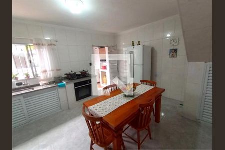 Casa à venda com 5 quartos, 300m² em Parque São Lucas, São Paulo