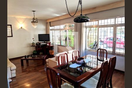 Casa à venda com 5 quartos, 233m² em Vila Nova Conceição, São Paulo