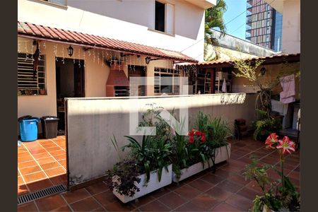 Casa à venda com 5 quartos, 233m² em Vila Nova Conceição, São Paulo