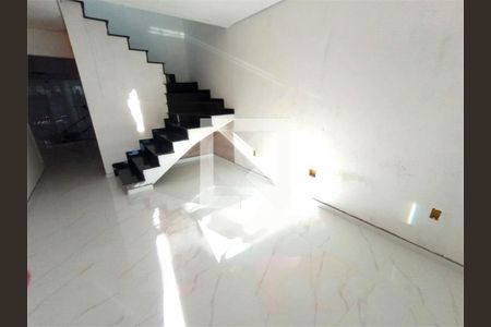 Casa à venda com 3 quartos, 75m² em São Lucas, São Paulo