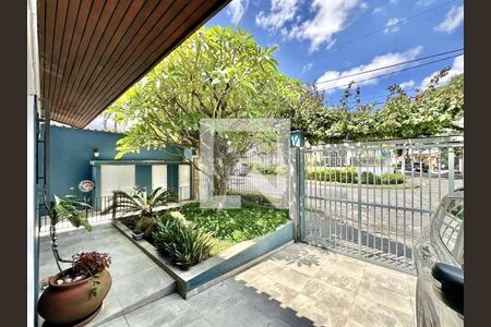 Casa à venda com 4 quartos, 228m² em Jardim Jussara, São Paulo