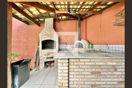 Casa à venda com 4 quartos, 228m² em Jardim Jussara, São Paulo