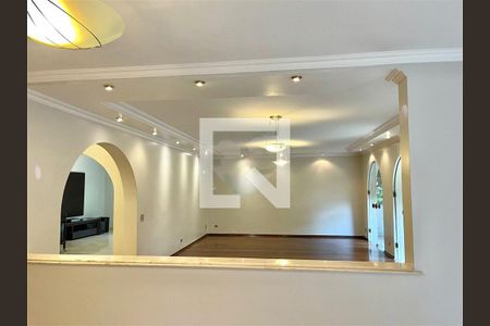 Casa à venda com 4 quartos, 418m² em Jardim Leonor, São Paulo