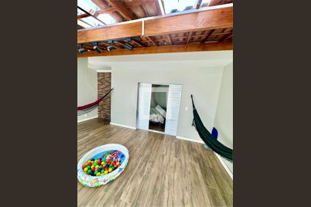 Casa à venda com 3 quartos, 130m² em Utinga, Santo André