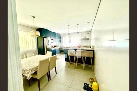 Casa à venda com 3 quartos, 130m² em Utinga, Santo André