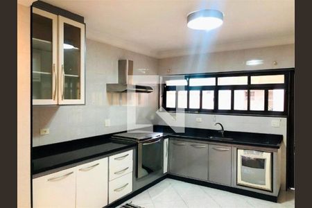 Casa à venda com 3 quartos, 216m² em Vila Sao Pedro, Santo André