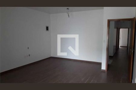 Casa à venda com 3 quartos, 200m² em Parque das Nações, Santo André