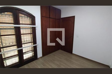 Casa à venda com 3 quartos, 134m² em Santa Maria, Santo André
