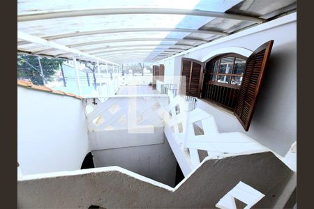Casa à venda com 4 quartos, 221m² em Vila Lucinda, Santo André