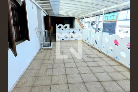 Casa à venda com 4 quartos, 221m² em Vila Lucinda, Santo André