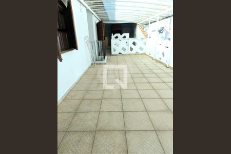 Casa à venda com 4 quartos, 221m² em Vila Lucinda, Santo André