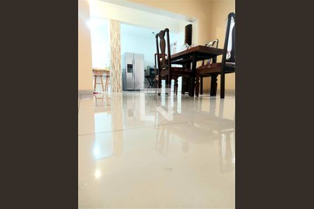 Casa à venda com 4 quartos, 221m² em Vila Lucinda, Santo André