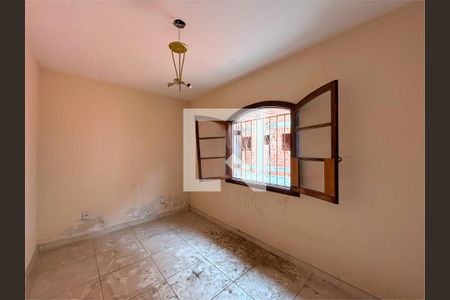 Casa à venda com 4 quartos, 256m² em Água Rasa, São Paulo