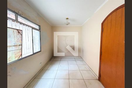 Casa à venda com 4 quartos, 256m² em Água Rasa, São Paulo