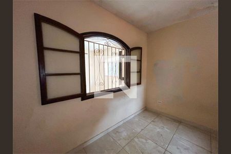 Casa à venda com 4 quartos, 256m² em Água Rasa, São Paulo