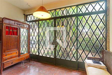 Casa à venda com 3 quartos, 250m² em Jardim Petropolis, São Paulo