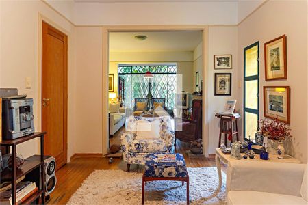 Casa à venda com 3 quartos, 250m² em Jardim Petropolis, São Paulo