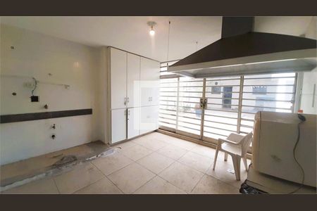 Casa à venda com 4 quartos, 400m² em Brooklin, São Paulo