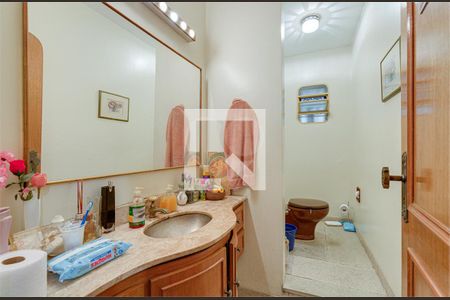 Casa à venda com 4 quartos, 449m² em Chácara Monte Alegre, São Paulo