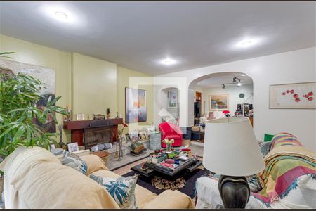 Casa à venda com 4 quartos, 449m² em Chácara Monte Alegre, São Paulo